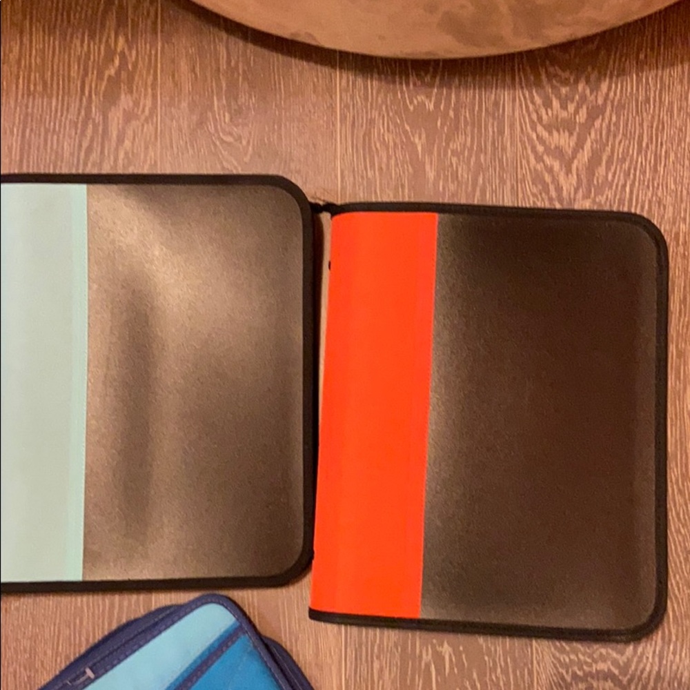 School binders bundle - Picture 3 of 3